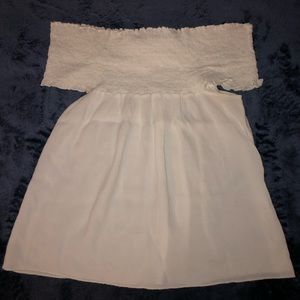 Brandy Melville off the shoulder top. Ruched.